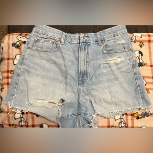 Light washed AE strigid jean shorts, size 12